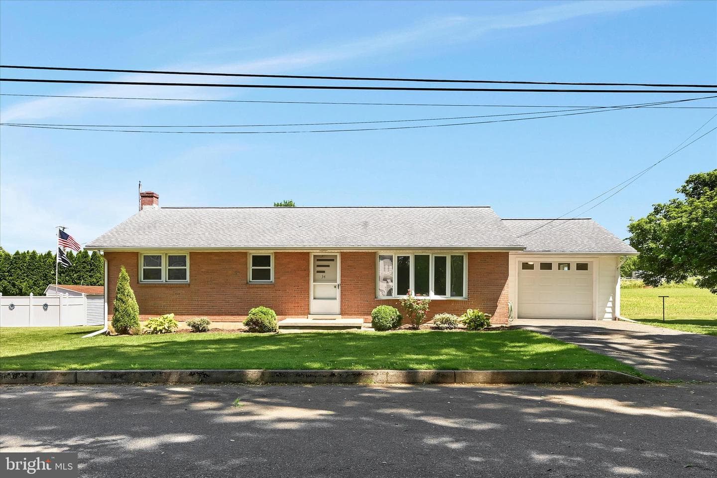 34 Locust Ln photo 1