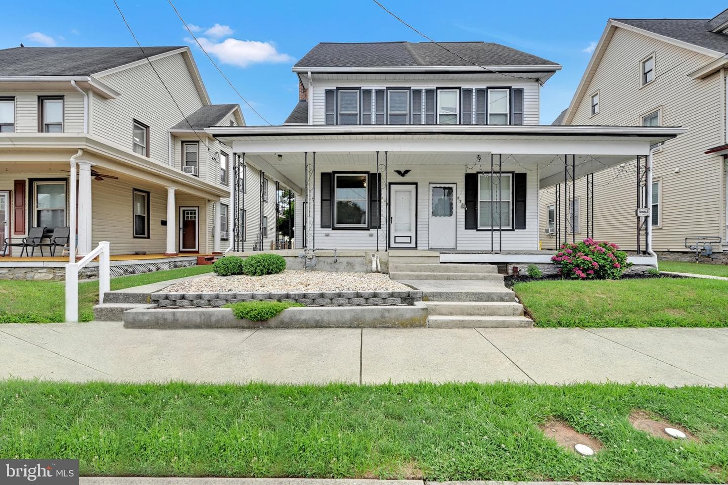 228 E Cherry Street photo 3
