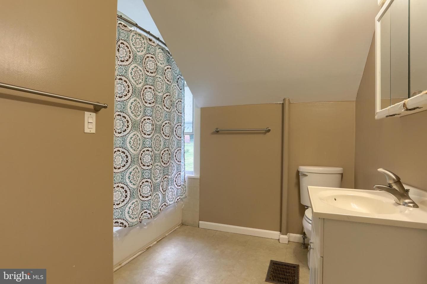 369 Boyd Street photo 17