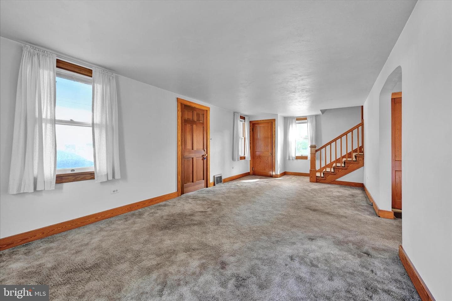 1910 E Cumberland photo 6