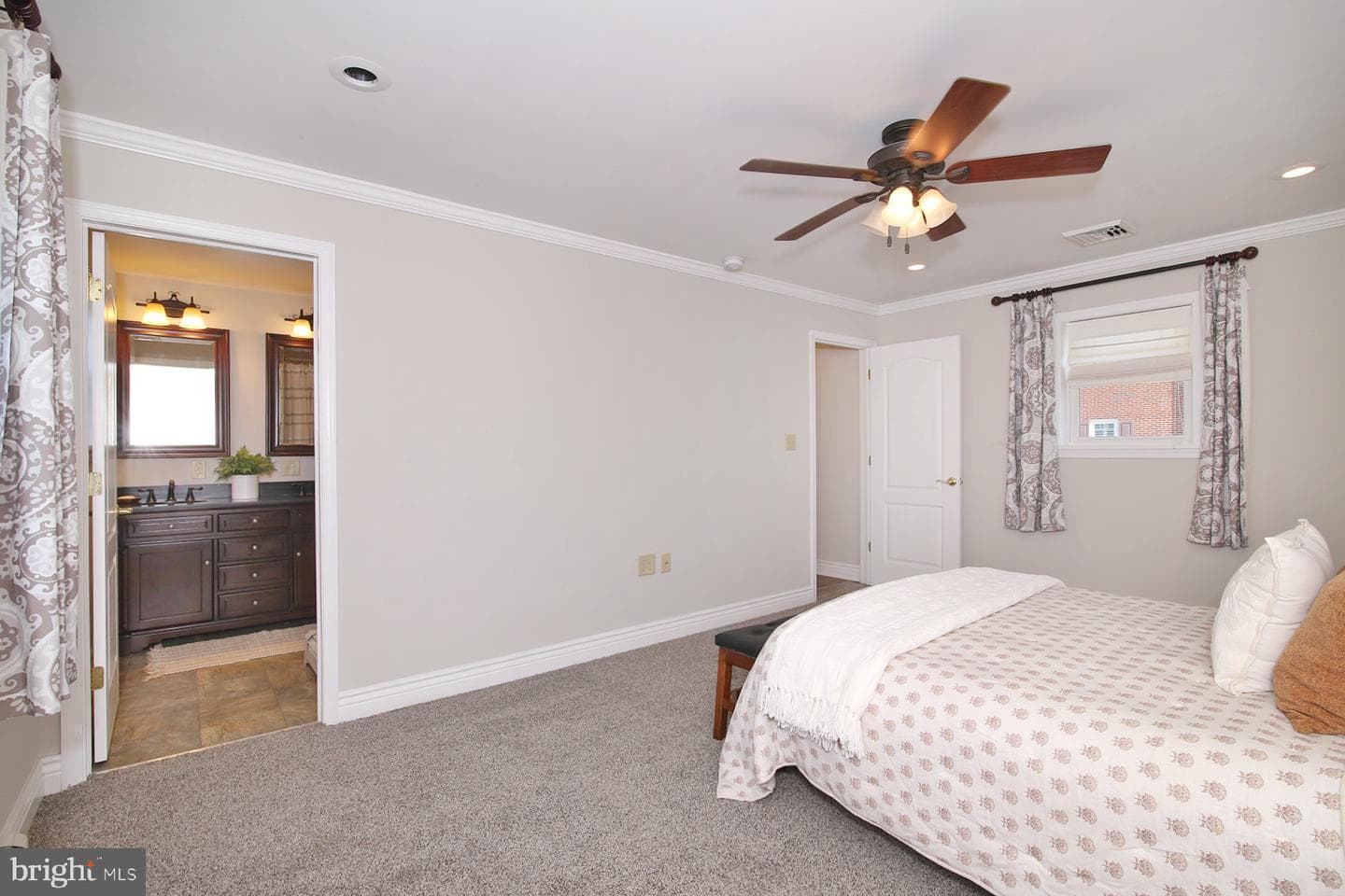 124 S Spruce Street photo 23