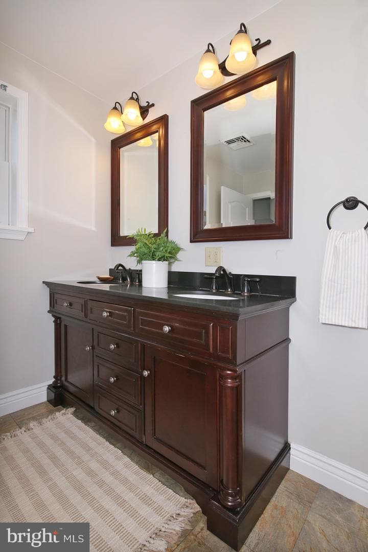 124 S Spruce Street photo 30