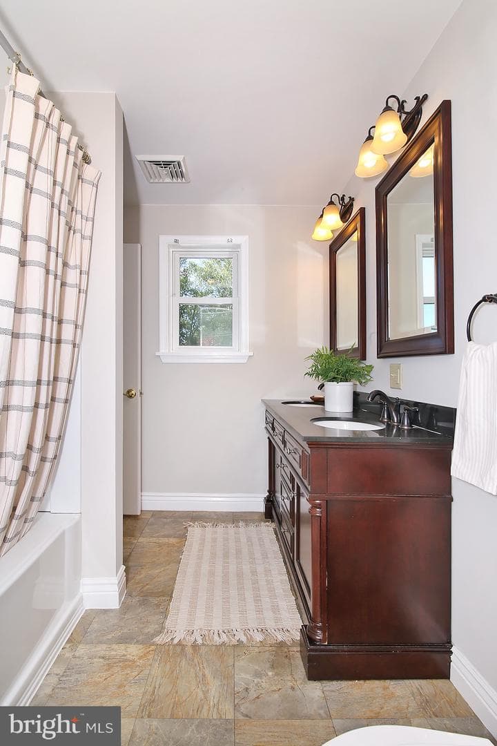 124 S Spruce Street photo 31
