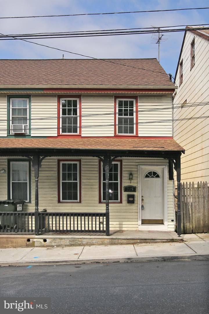 225 S 9th Street photo 1