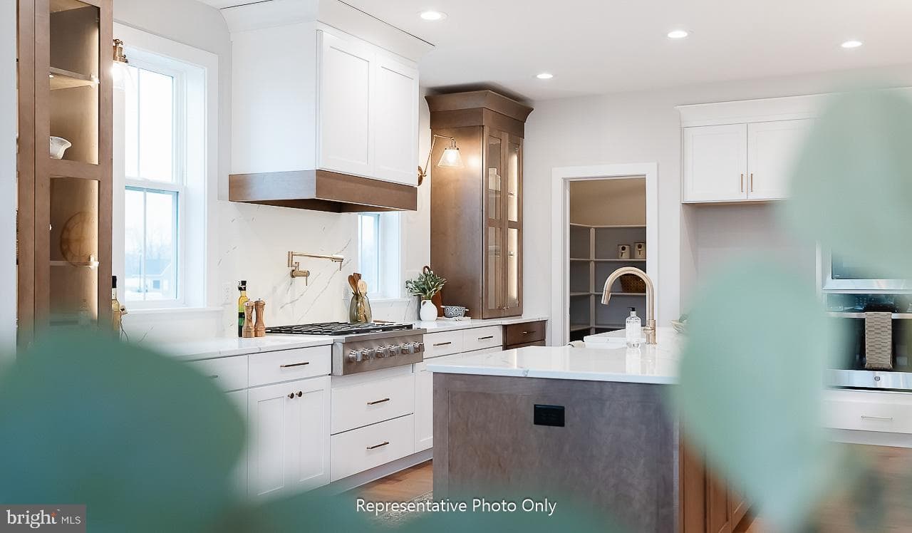 244 Dahlia Circle photo 6