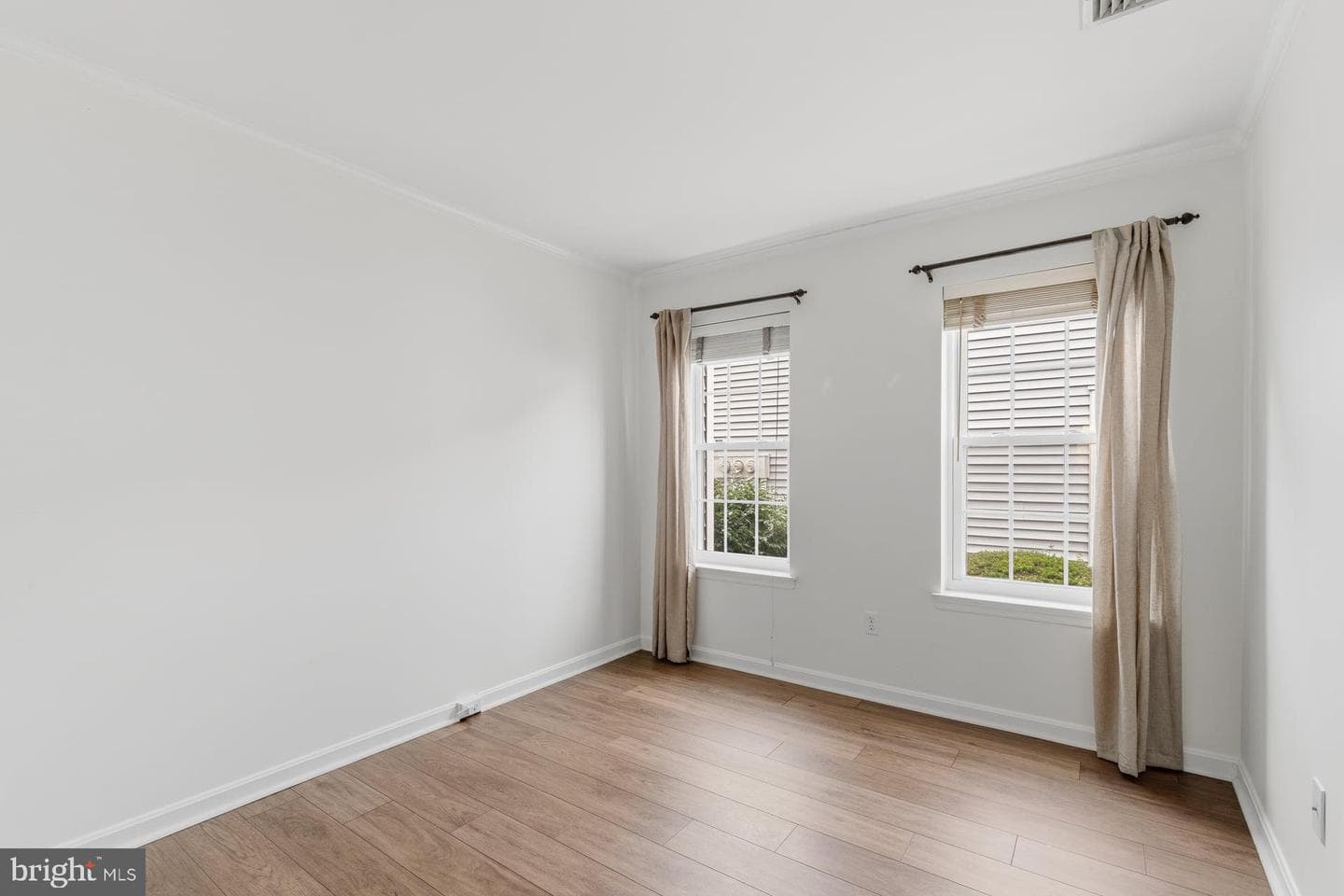 608 Cambridge Court photo 10
