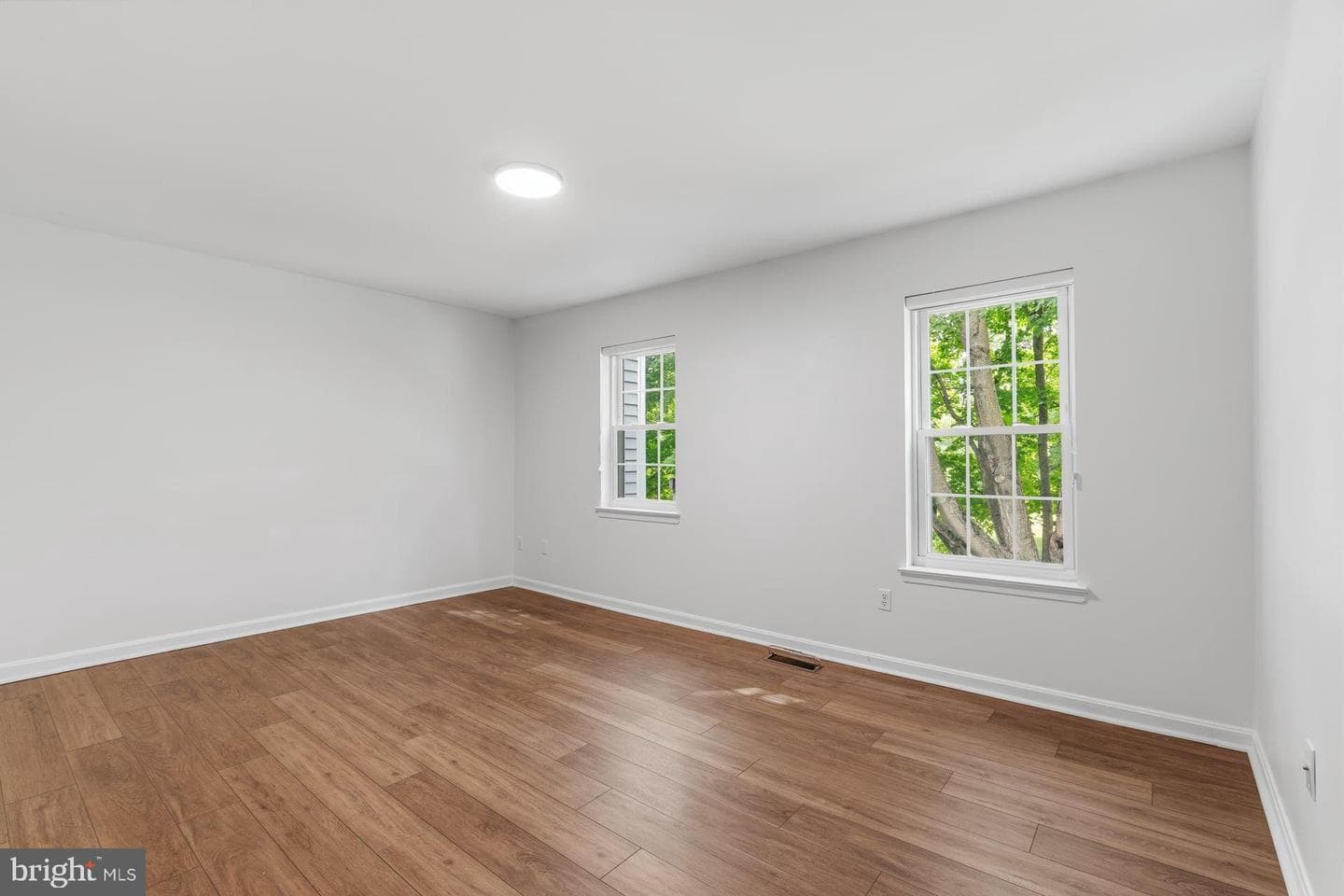 608 Cambridge Court photo 19