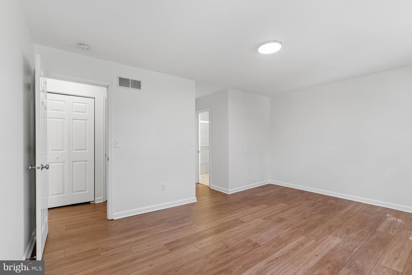 608 Cambridge Court photo 20