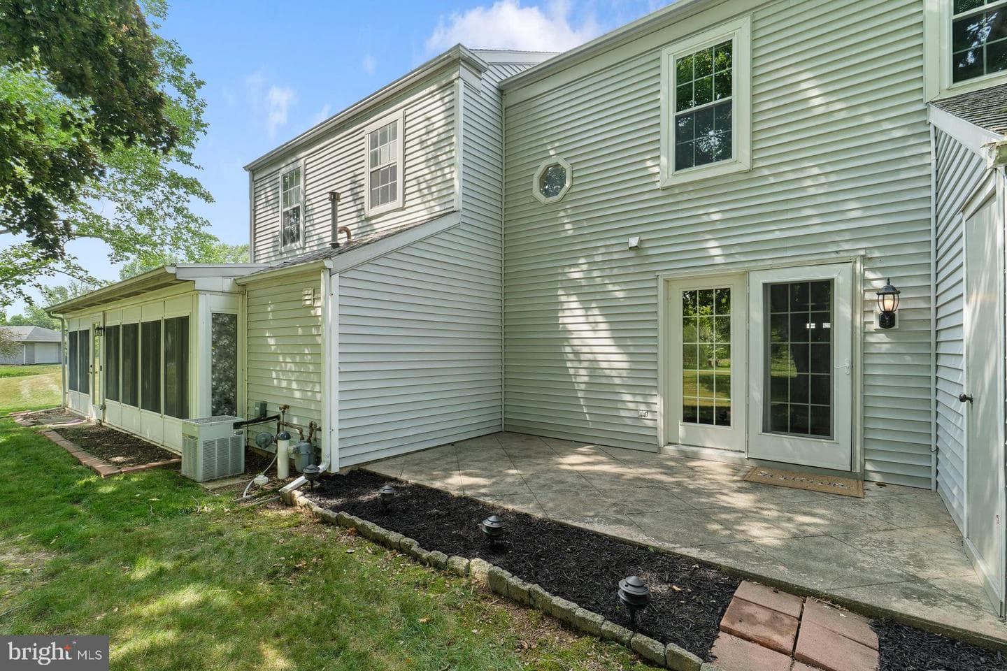 608 Cambridge Court photo 25