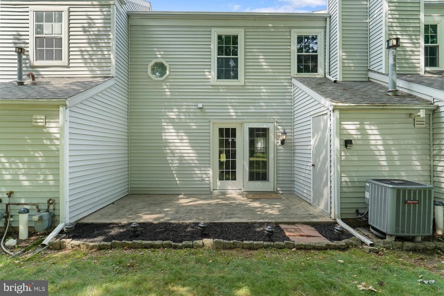 608 Cambridge Court photo 26