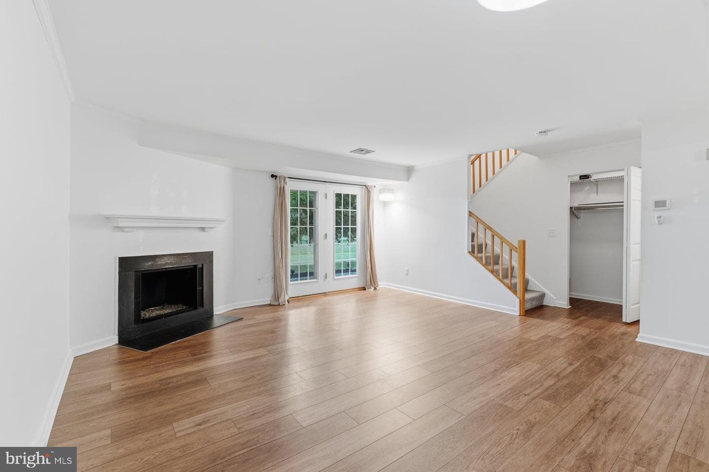 608 Cambridge Court photo 8