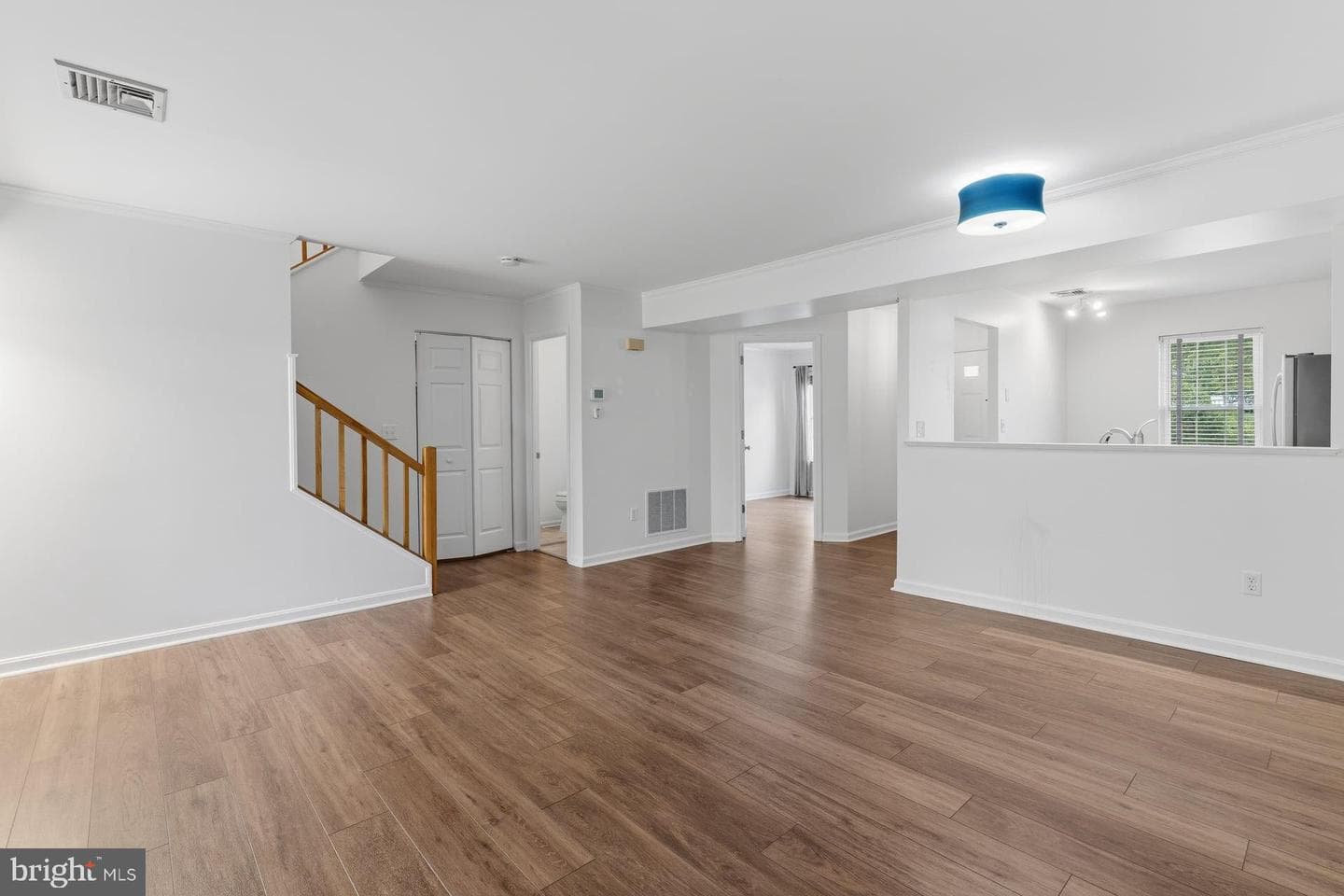 608 Cambridge Court photo 9
