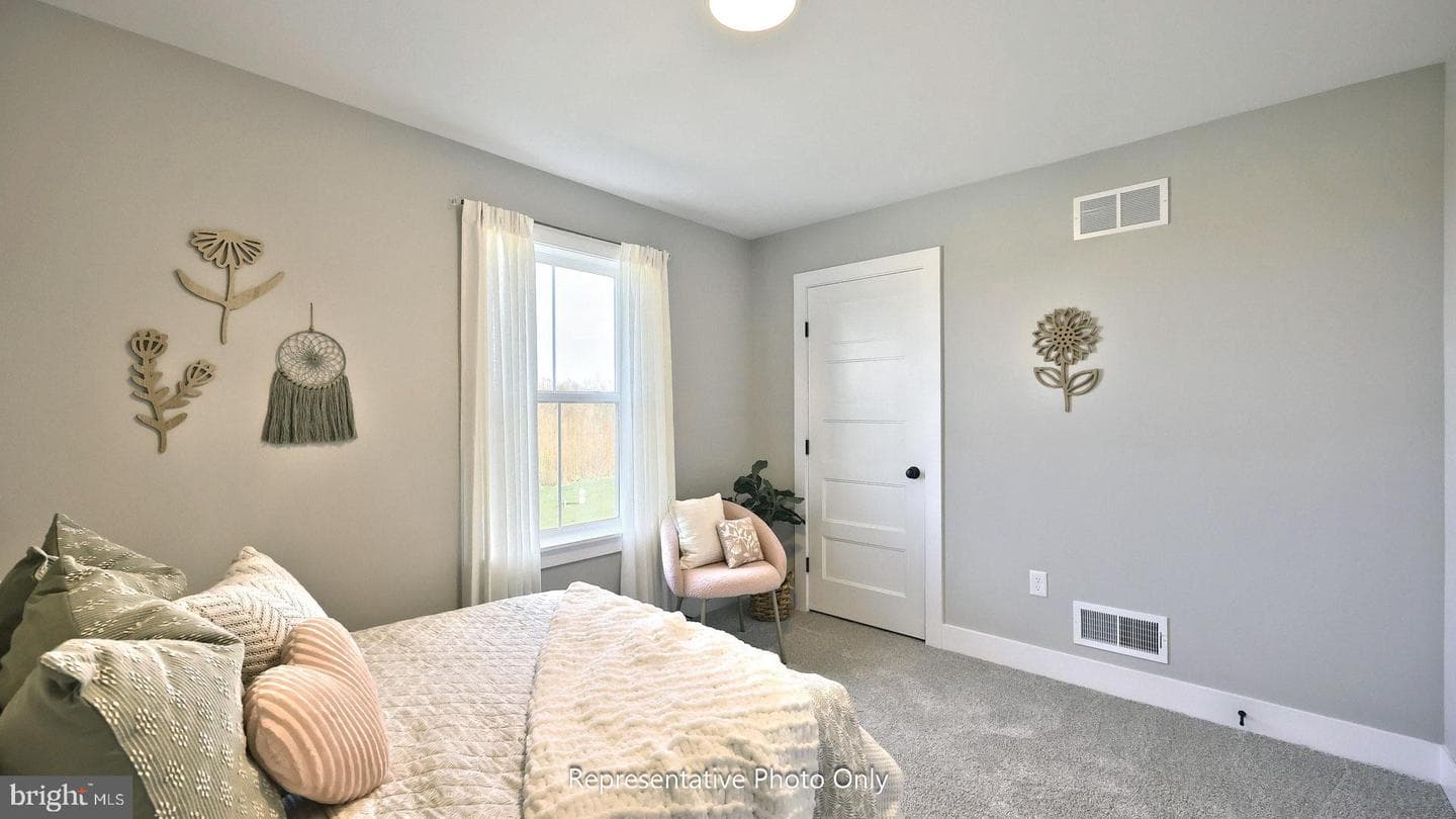 48 Canterbury Lane photo 30