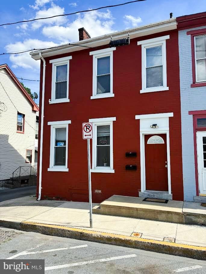 924 Water Street photo 1