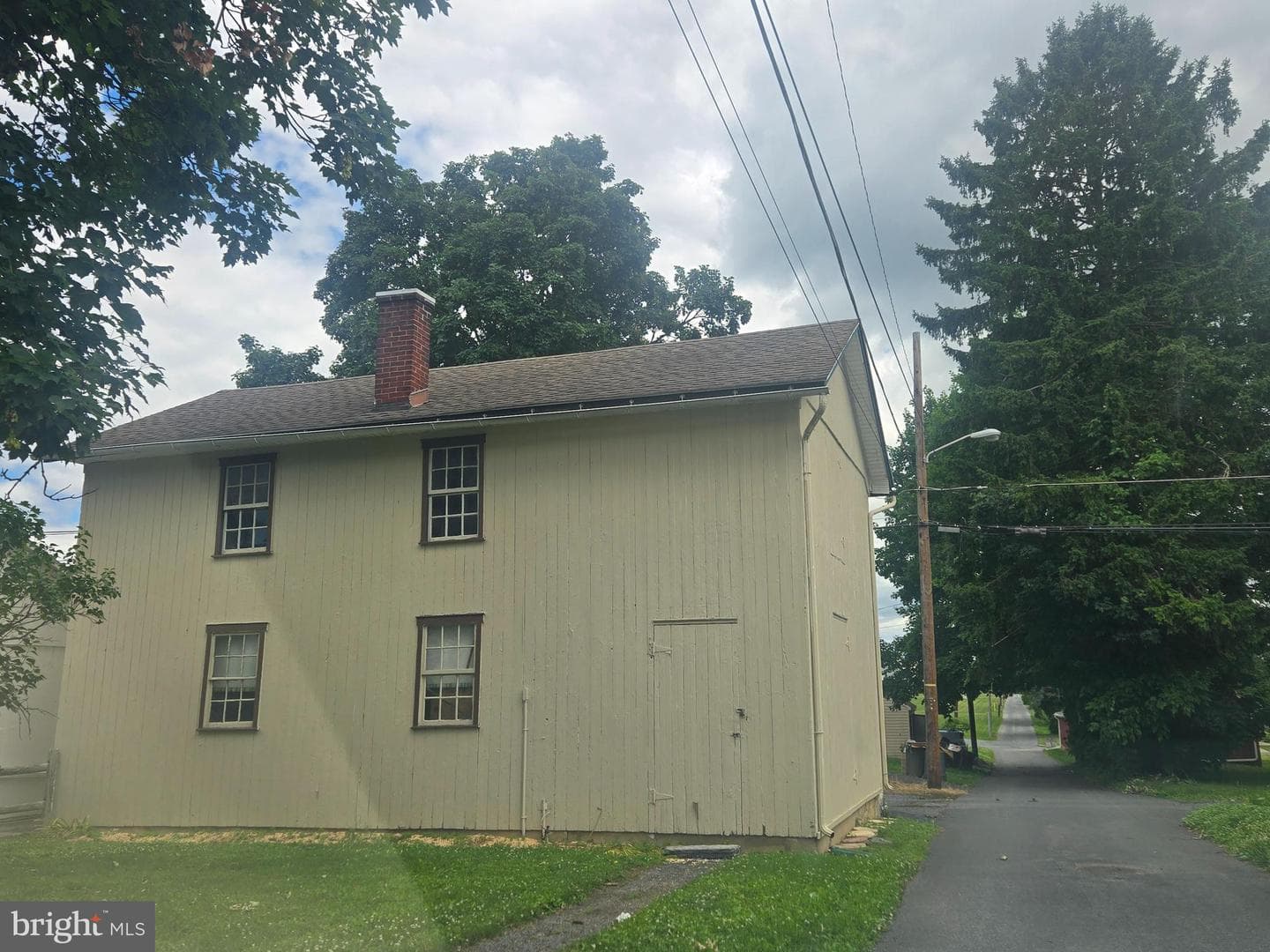 130 N Railroad Street photo 4