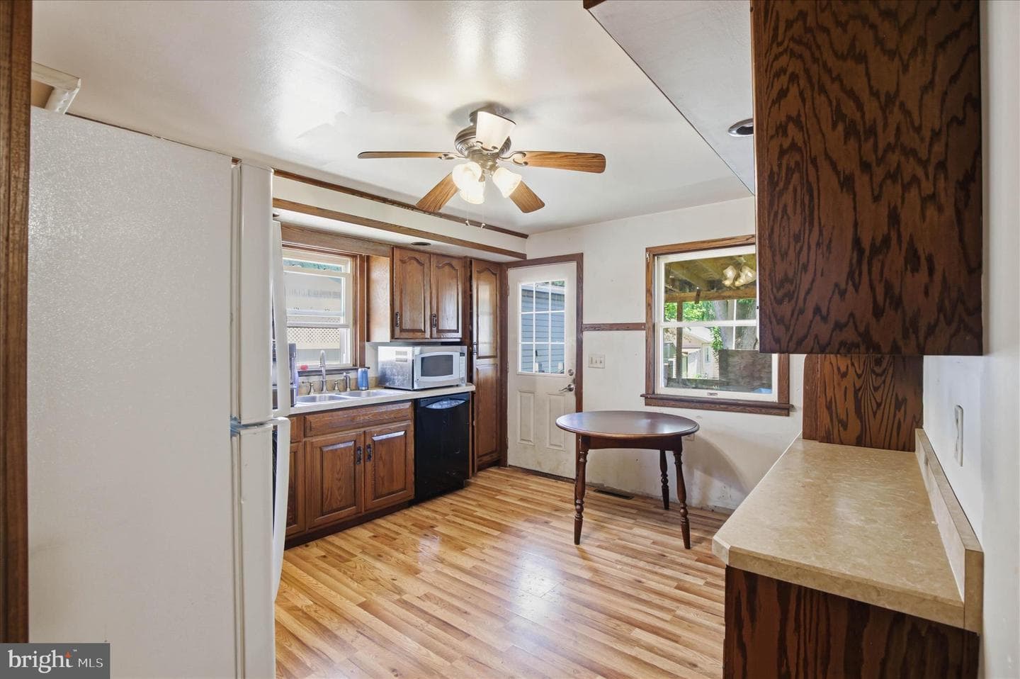 1110 Victor Street photo 5