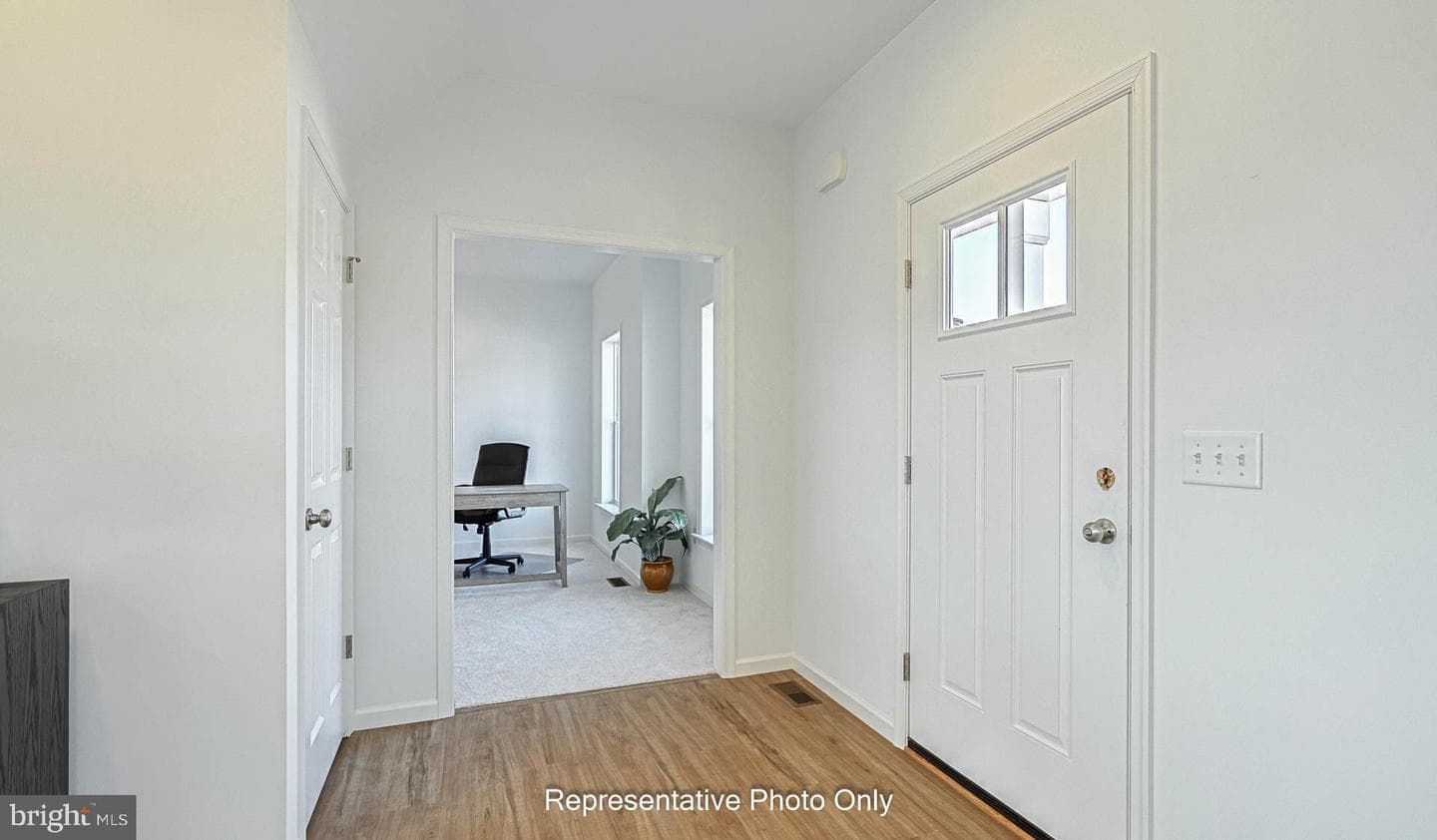 127 Alexandria Drive photo 4