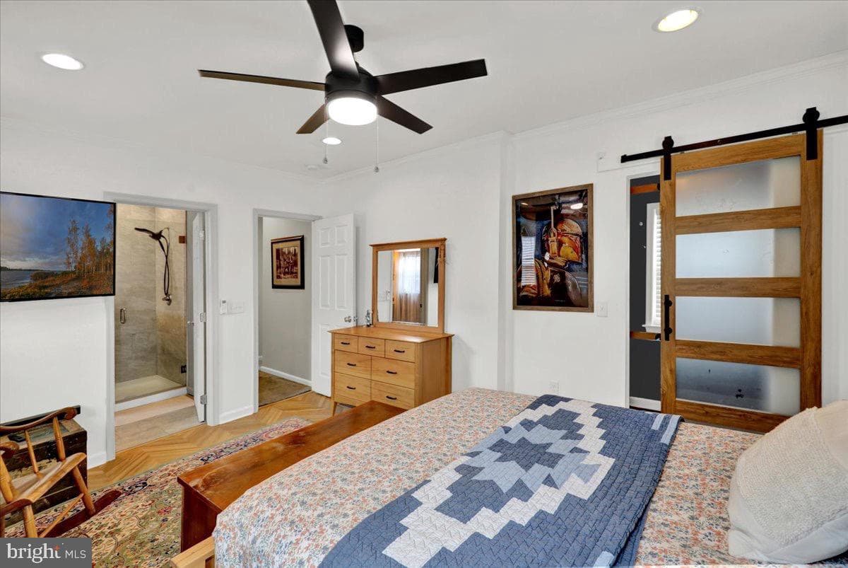 18 E Maple Street photo 18