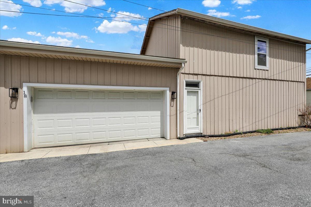 18 E Maple Street photo 38
