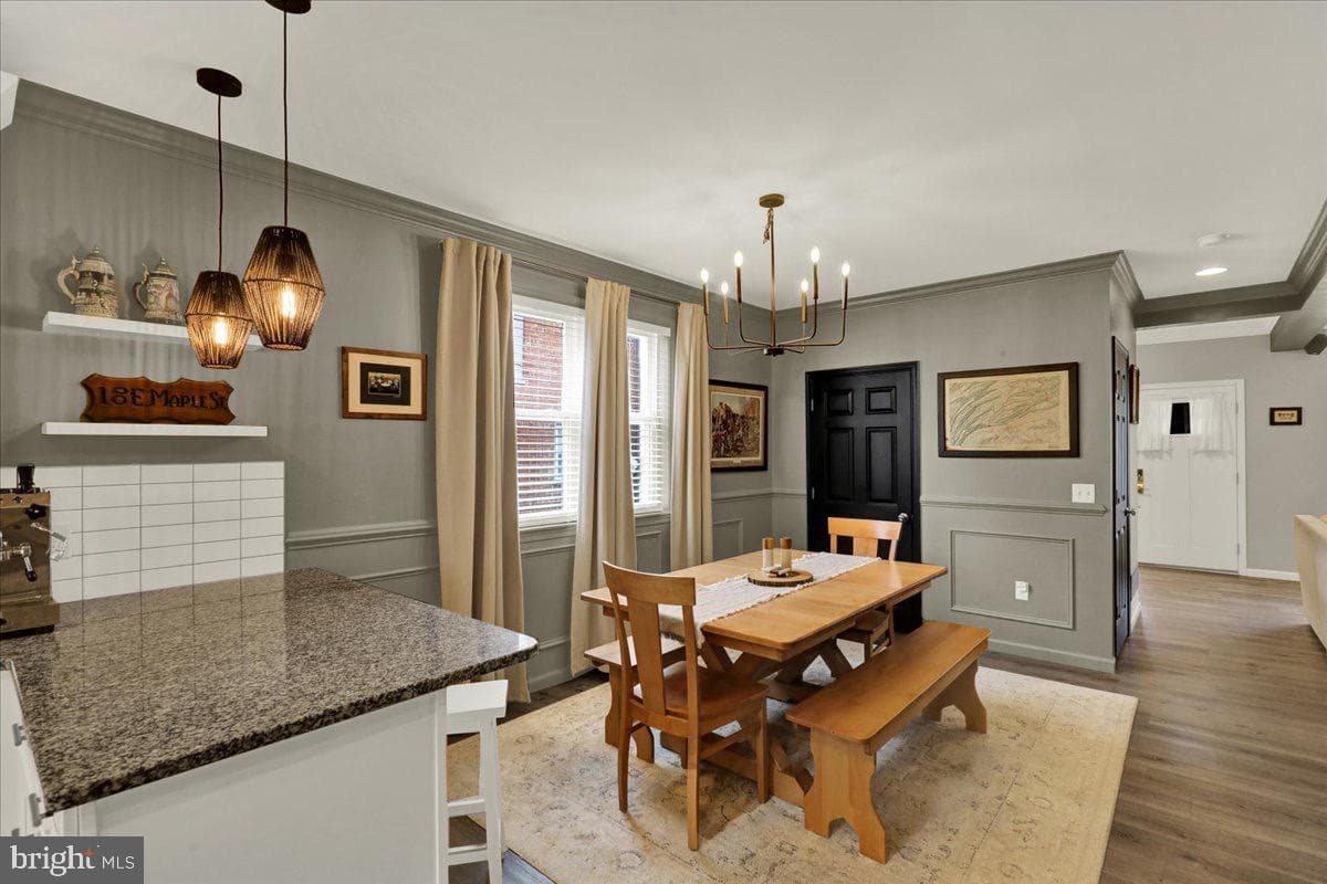 18 E Maple Street photo 8