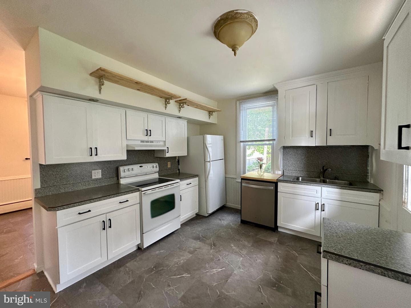 440 N Railroad Street photo 13
