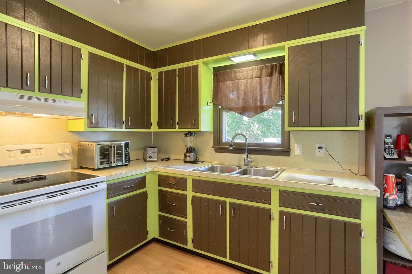 1411 Esther Drive photo 16