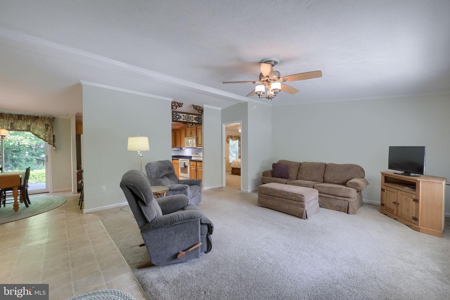 1037 Hemlock Circle photo 10
