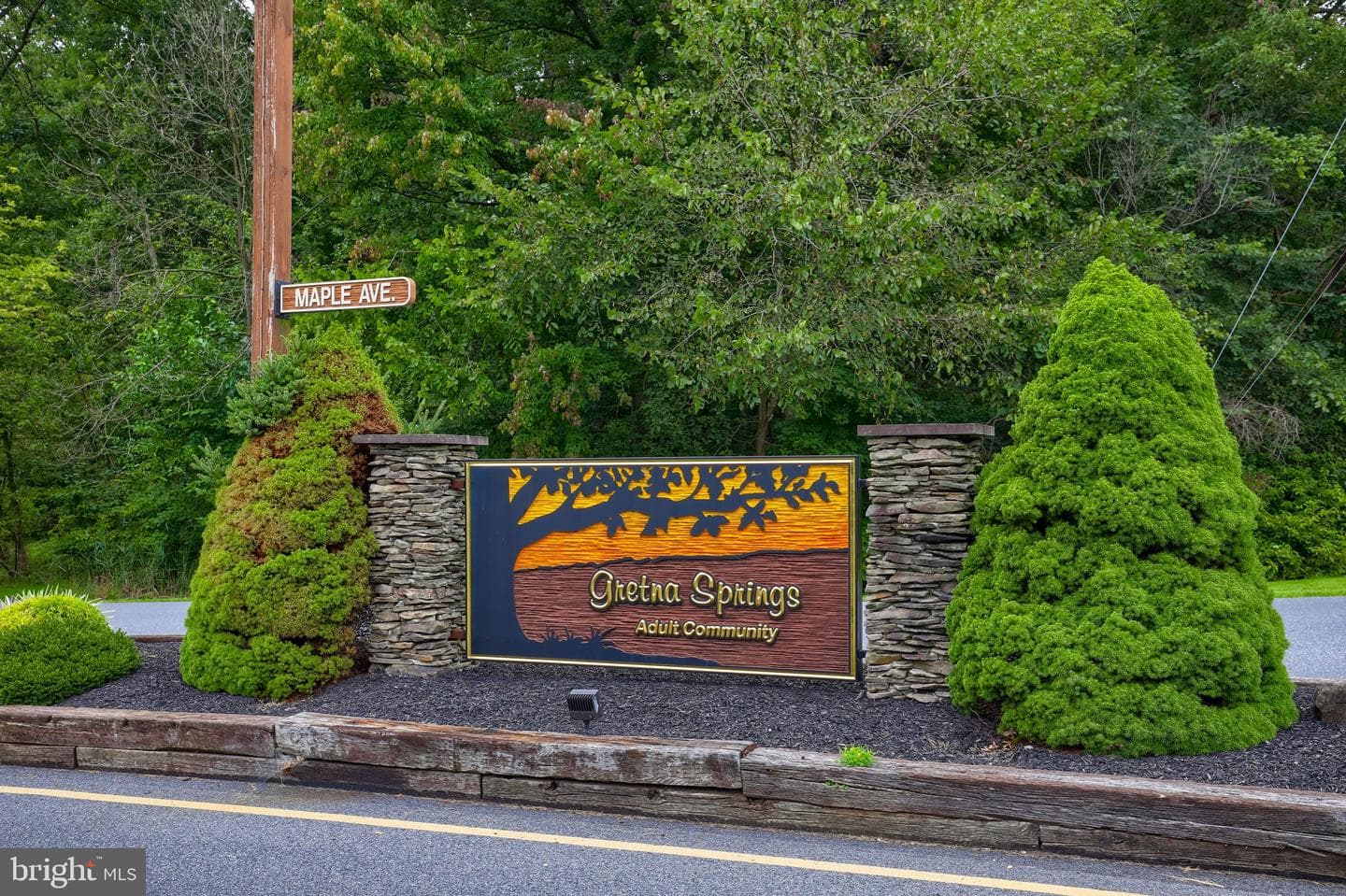 1037 Hemlock Circle, Manheim