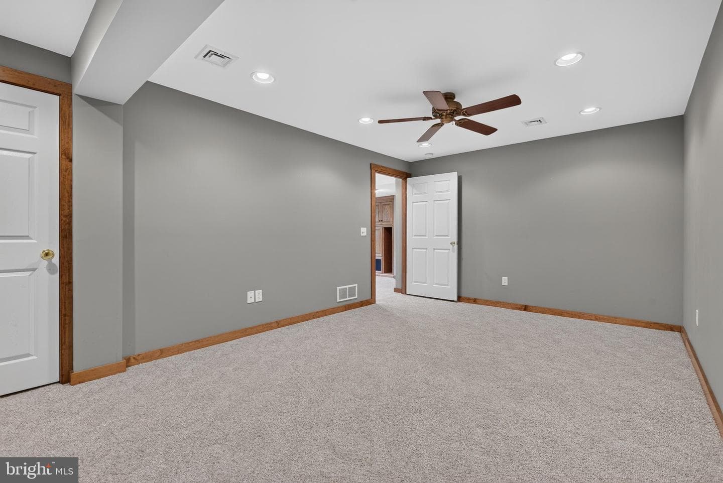 75 Pin Oak Street photo 34