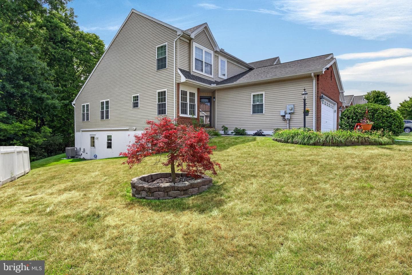 75 Pin Oak Street photo 40