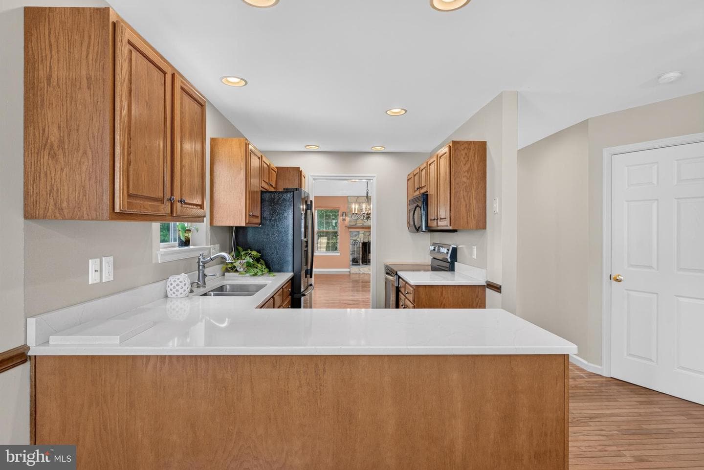 75 Pin Oak Street photo 5