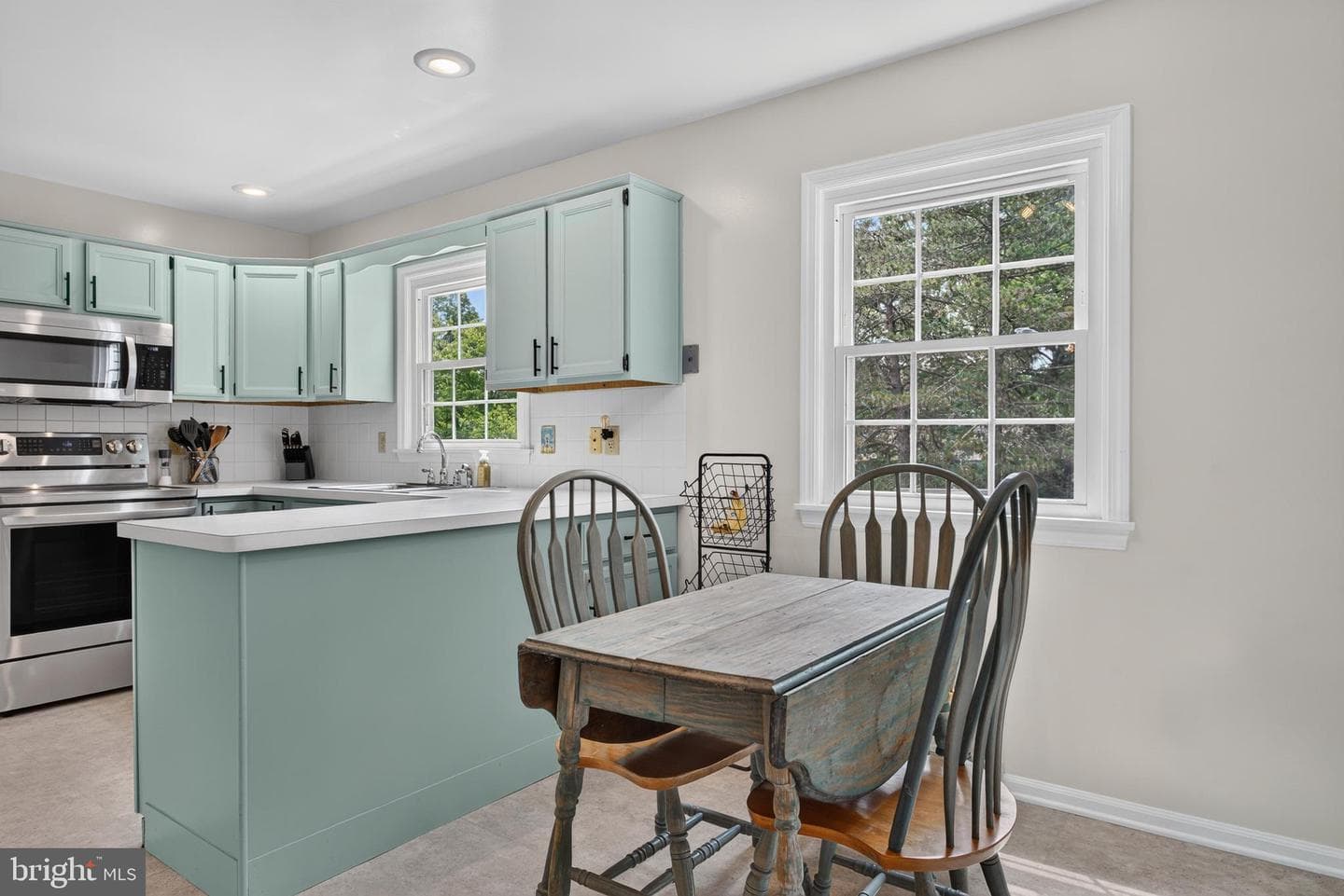 610 E Walnut Street photo 17