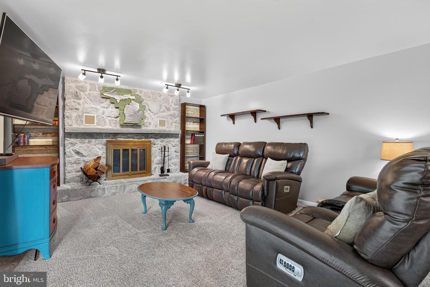 610 E Walnut Street photo 18