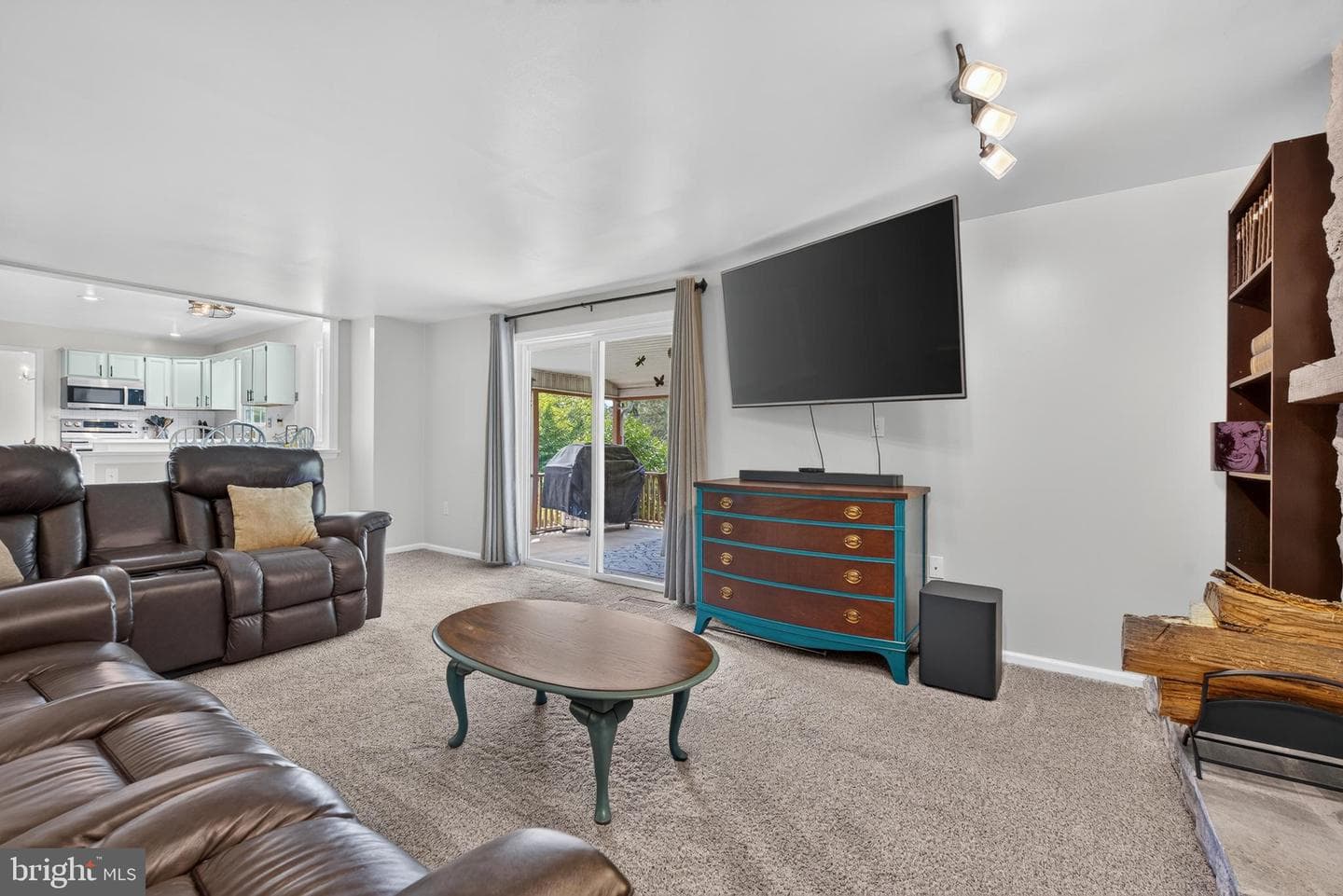 610 E Walnut Street photo 19