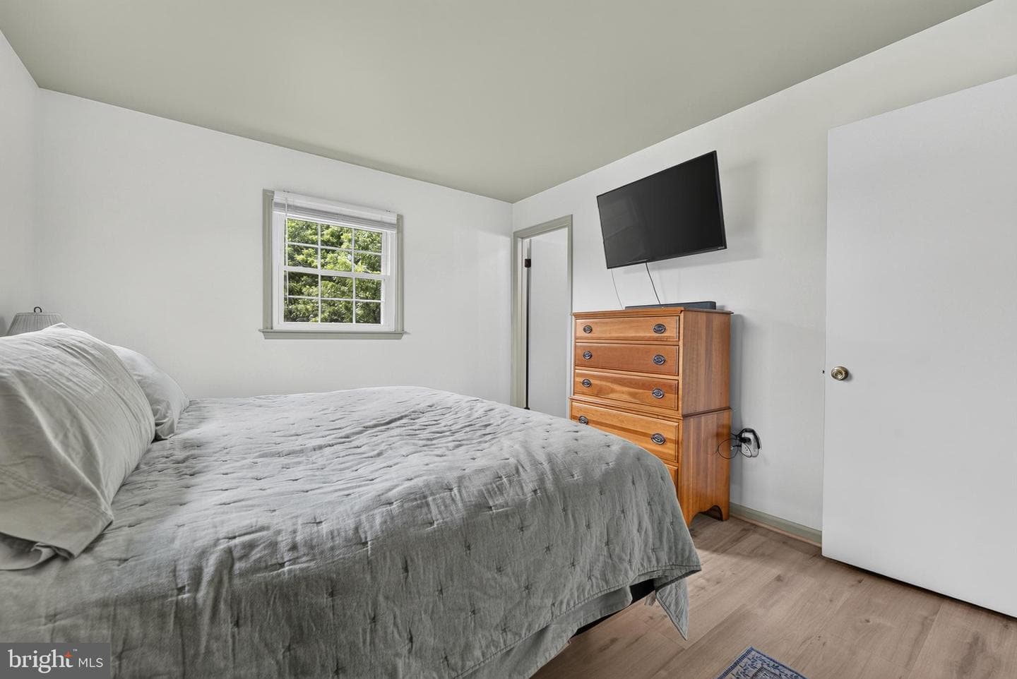 610 E Walnut Street photo 23