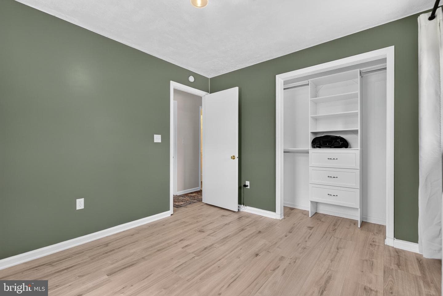 610 E Walnut Street photo 27