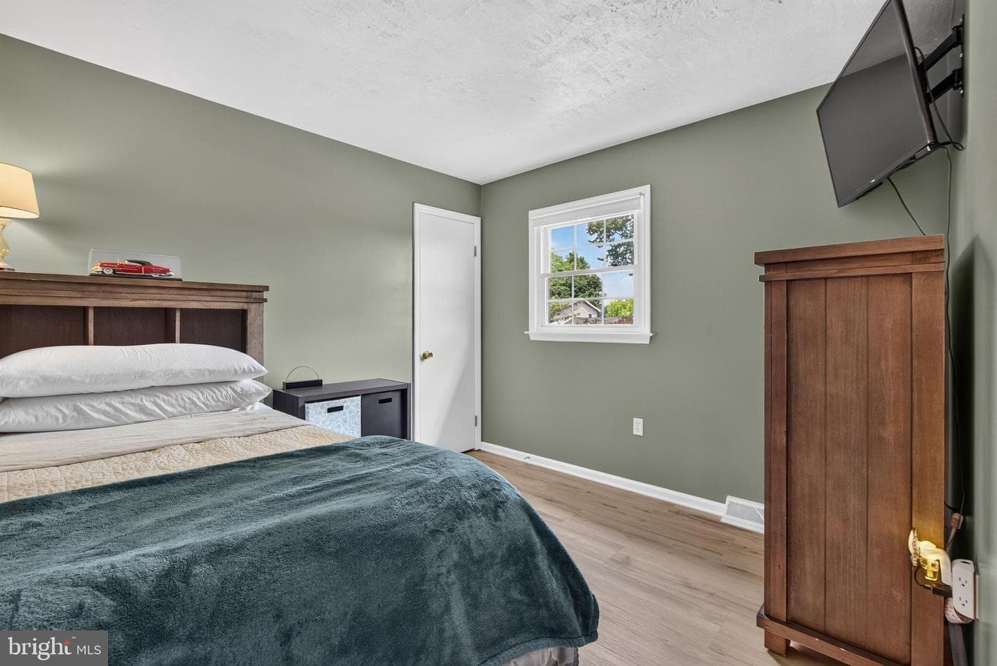 610 E Walnut Street photo 28