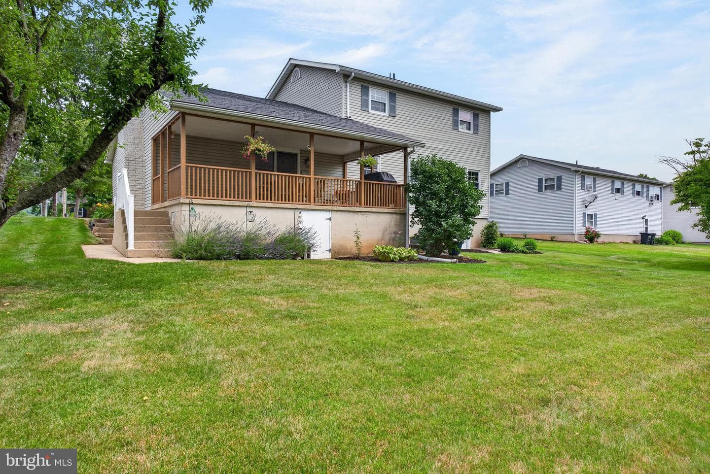 610 E Walnut Street photo 42