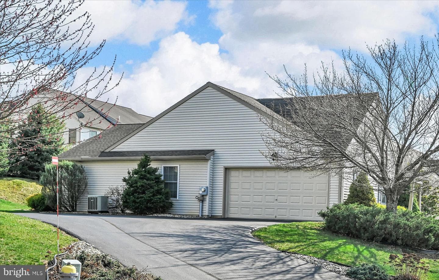 858 Water Edge Ct photo 5
