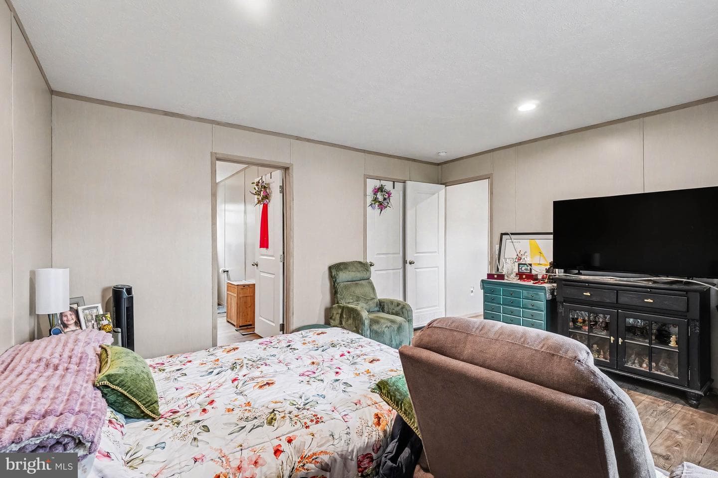 2096 Scull Street photo 18