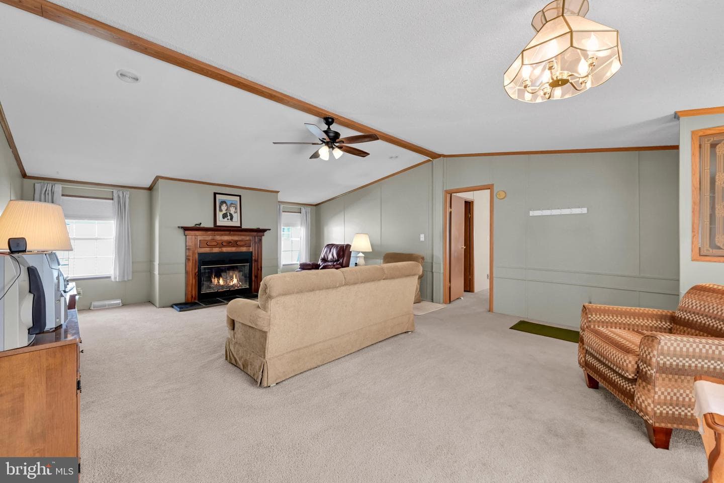 379 W Spruce Street photo 11