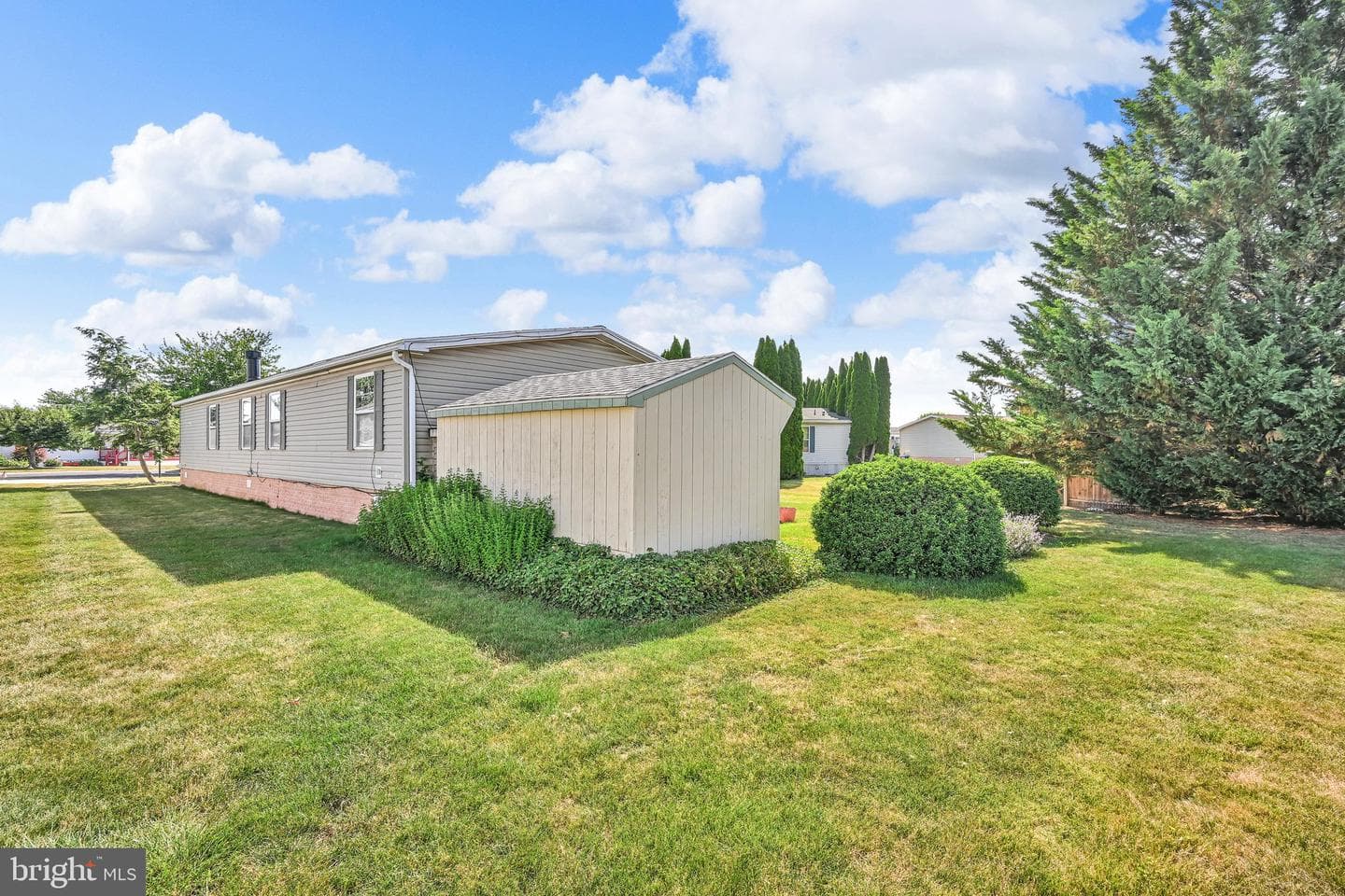 379 W Spruce Street photo 34