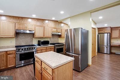 379 W Spruce Street photo 43
