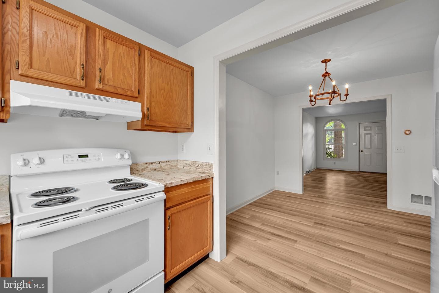 2086 Walnut St photo 10
