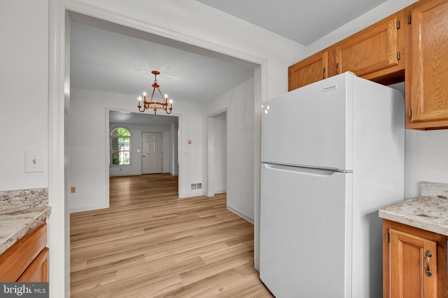 2086 Walnut St photo 11