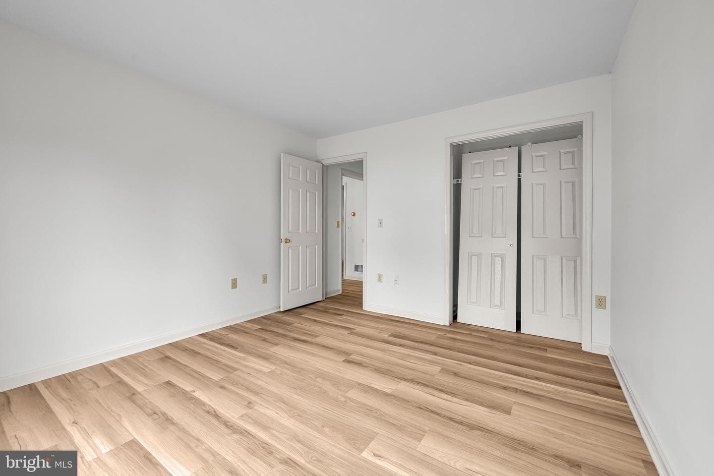 2086 Walnut St photo 13