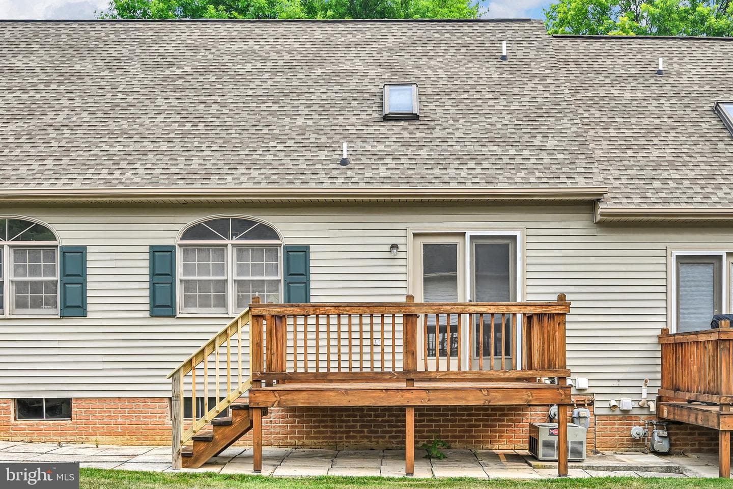 2086 Walnut St photo 25