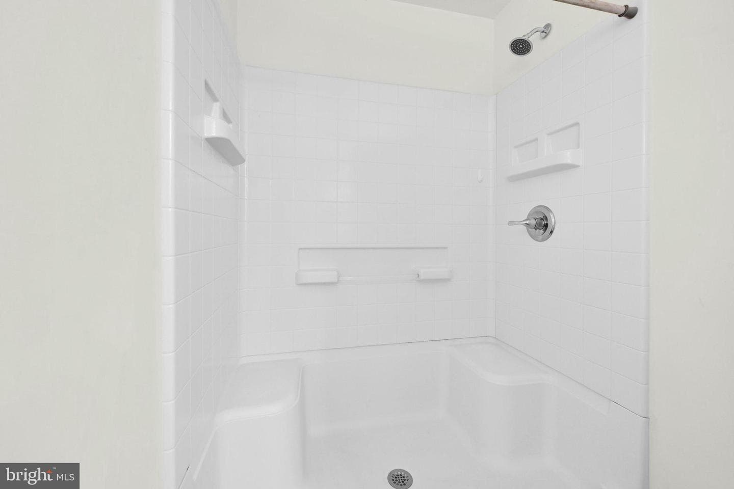 129 N Railroad Street photo 16