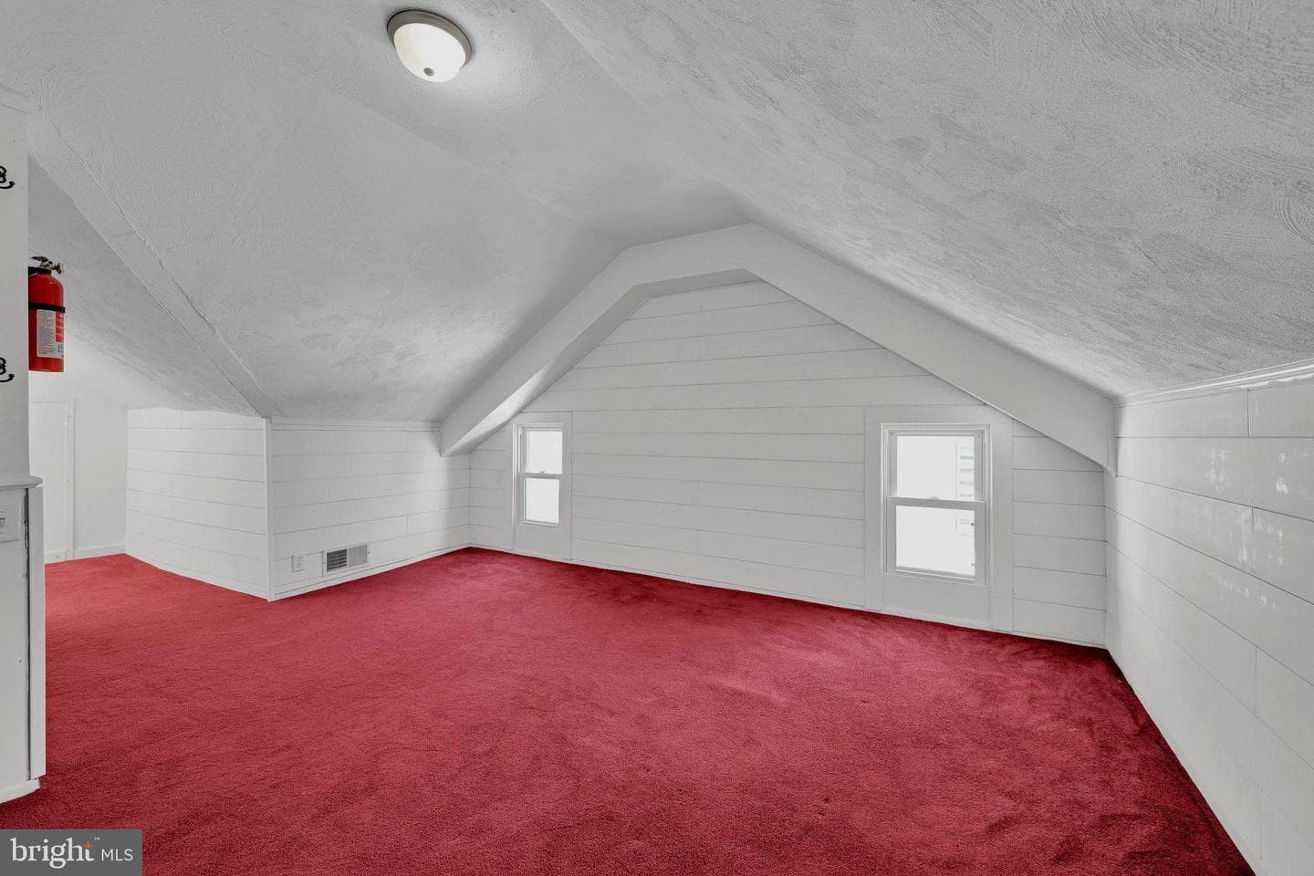 129 N Railroad Street photo 19
