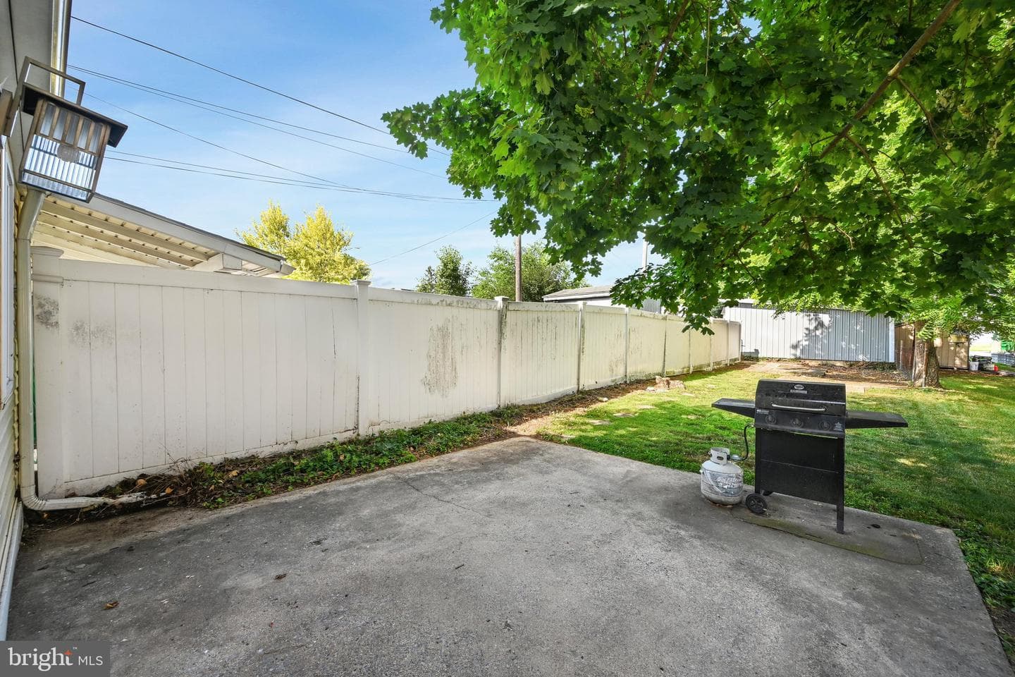 129 N Railroad Street photo 24